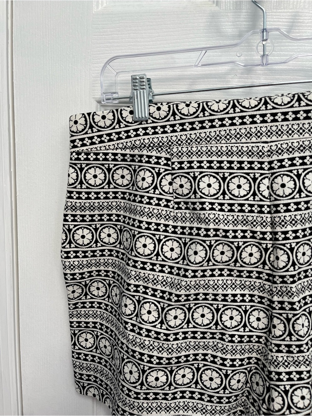 GAP Womens High Rise Black White Festival Shorts Floral Side Zip Cotton 10 - Picture 13 of 16